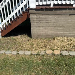 Flower Bed Weeding by Cutting up Lawn and Tree Care reviewed on August 20, 2024