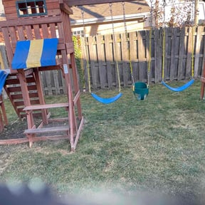 Leaf Removal by Jays lawn care reviewed on May 27, 2022