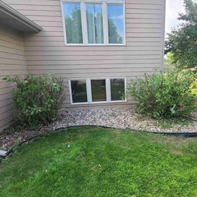 Bush Trimming by G's outdoor upgrades reviewed on June 15, 2022