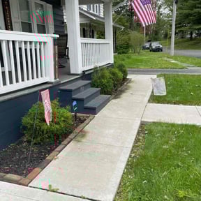 Bush Trimming by Steve's Lawn Care reviewed on May 21, 2025