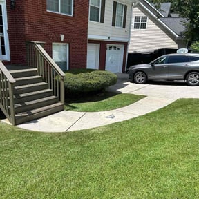 Bush Trimming by Herrera and Sons Lawn Care reviewed on July 24, 2022