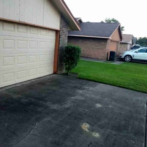 Bush Trimming by New Heights LawnCare reviewed on September 22, 2024