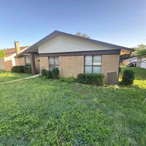 Bush Trimming by Coles Lawn and Landscape reviewed on April 21, 2021