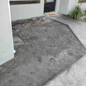 Flower Bed Weeding by Aparicio Lawn Care reviewed on February 20, 2025