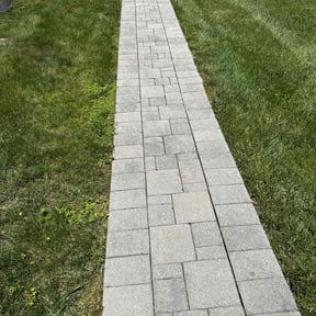 Flower Bed Weeding by Haywood Services reviewed on November 14, 2024