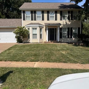 Weeding by Shokdaworld Lawncare  reviewed on September 26, 2024