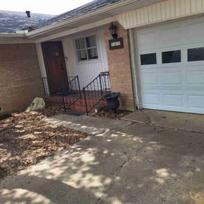 Flower Bed Weeding by William Ehrlich reviewed on October 31, 2020