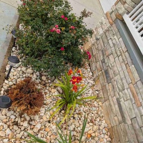 Flower Bed Weeding by Lincoln Lawns LLc reviewed on May 26, 2022