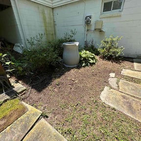Weeding by Perry Family Maintenance LLC reviewed on April 29, 2022
