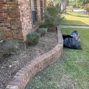 Flower Bed Weeding by South Down South reviewed on September 22, 2021