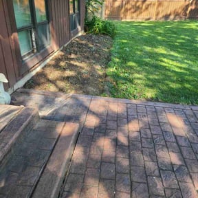 Flower Bed Weeding by XPRESS LAWN CARE reviewed on May 6, 2022