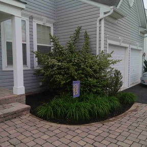 Flower Bed Weeding by A Man And His Machines reviewed on November 27, 2022