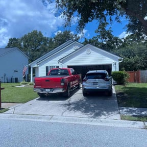 Flower Bed Weeding by #1 grass man reviewed on August 26, 2024