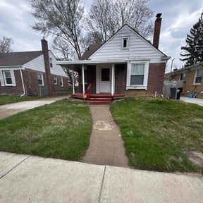 Cleanups by ShiftChange LLC Lawn Service reviewed on April 28, 2022