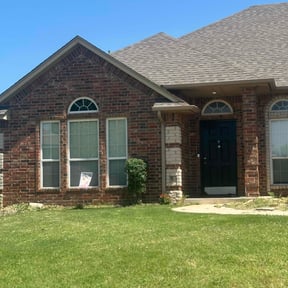 Bush Trimming by On Hit Lawn Care reviewed on September 15, 2020