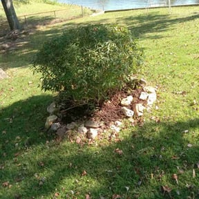 Mulching by Jamie's Landscaping reviewed on May 1, 2022