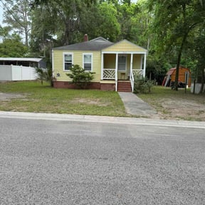 Leaf Removal by LACA Landscaping reviewed on July 21, 2022