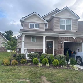 Bush Trimming by Anton Lawn Care reviewed on May 1, 2025