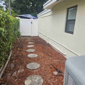 Leaf Removal by J Jr’s Lawn Maintenance reviewed on November 15, 2022