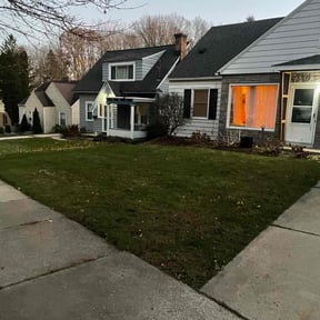 Leaf Removal by Jeremy's Lawn Service reviewed on March 28, 2022