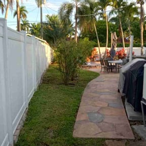 Bush Trimming by Eazy LLC reviewed on April 1, 2025