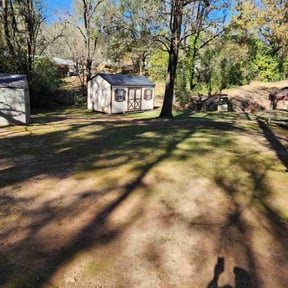 Leaf Removal by Creative Lawn Cuts & Landscaping reviewed on August 4, 2025