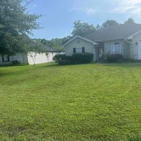 Bush Trimming by Keep it Loe Lawn Service reviewed on March 2, 2022