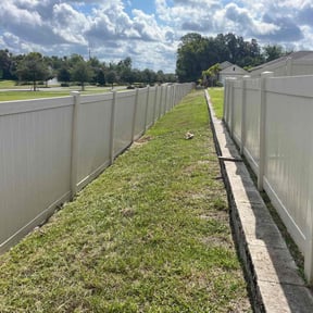 Flower Bed Weeding by Dobie's New Creation Lawn Care reviewed on October 14, 2022