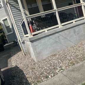 Flower Bed Weeding by Underdog's mowing reviewed on November 3, 2021