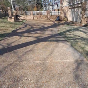 Leaf Removal by Garden of Eden Lawn Care reviewed on May 6, 2022