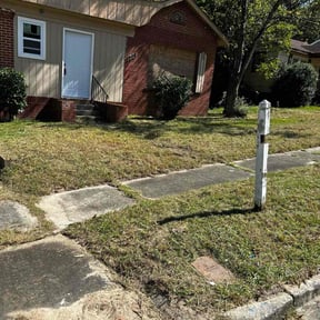 Bush Trimming by Weed Whacker Lawn Care reviewed on November 9, 2017