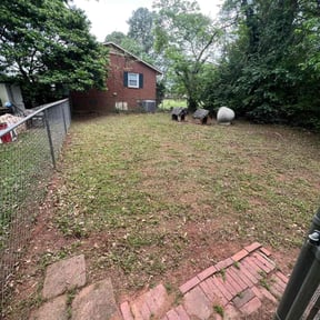 Flower Bed Weeding by Maintenance  Unlimited reviewed on April 22, 2022