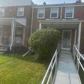 Bush Trimming by JC Landscaping reviewed on July 2, 2025