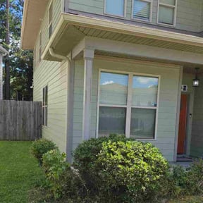 Bush Trimming by Syncere Lawns llc reviewed on December 2, 2024