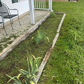 Flower Bed Weeding by LawnStars mowing reviewed on May 22, 2022