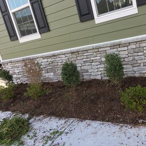 Flower Bed Weeding by Lawn Enforcement Lawn Care LLC reviewed on November 30, 2024