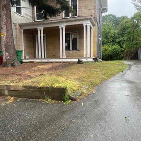 Cleanups by Knox Vegas Lawn Service reviewed on May 31, 2022