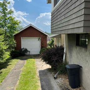 Weed Pulling by Gray's Lawn Service reviewed on July 6, 2022