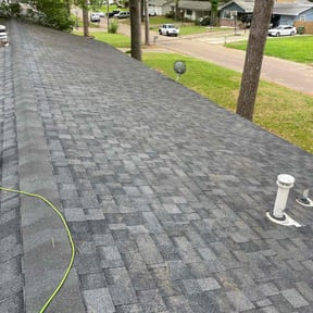 Leaf Removal by Vanlandingham Lawn Care & Services reviewed on April 3, 2022