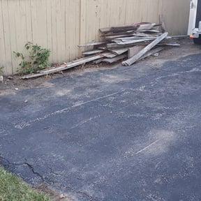 Leaf Removal by Diaz landscaping LLC reviewed on May 25, 2021