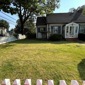 Leaf Removal by Allen Investments reviewed on May 11, 2022