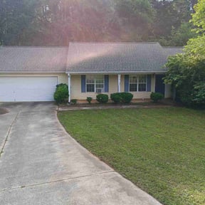 Bush Trimming by 5280 Lawn Care reviewed on July 6, 2022