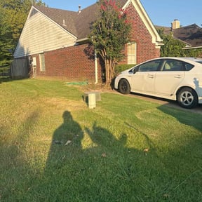 Flower Bed Weeding by MagnoliaOne Lawn Care reviewed on August 7, 2025