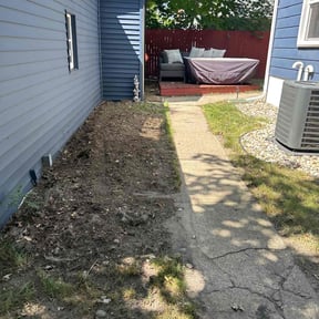 Leaf Removal by Taco Man Lawncare reviewed on March 31, 2022