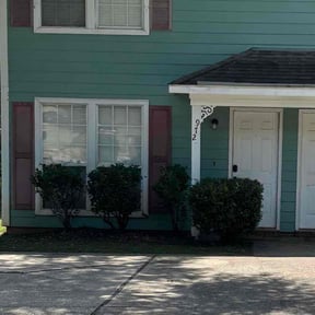 Bush Trimming by Silent Treatment Lawn Care reviewed on July 29, 2022