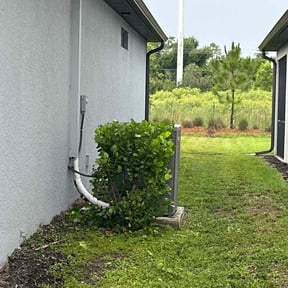Bush Trimming by R&T H Home Services LLC reviewed on July 9, 2025