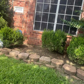 Flower Bed Weeding by Kleen Kutz reviewed on September 23, 2021