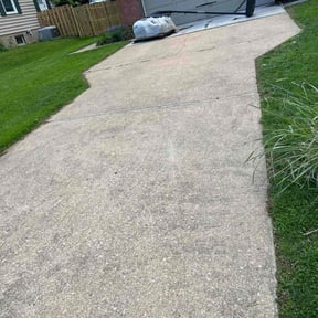 Leaf Removal by Stars & Stripes Lawn Care reviewed on October 26, 2021