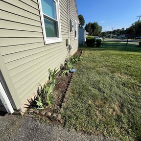 Flower Bed Weeding by M&M Lawn Service reviewed on November 10, 2022