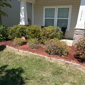 Mulching by carolinas finest landscapes reviewed on October 24, 2020